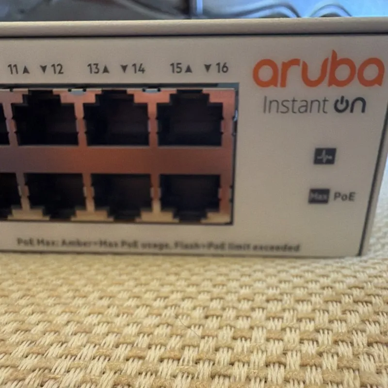 Коммутатор Aruba Instant On 1430 16-Port Gigabit Ethernet Rack Mountable Switch — фото лота 1