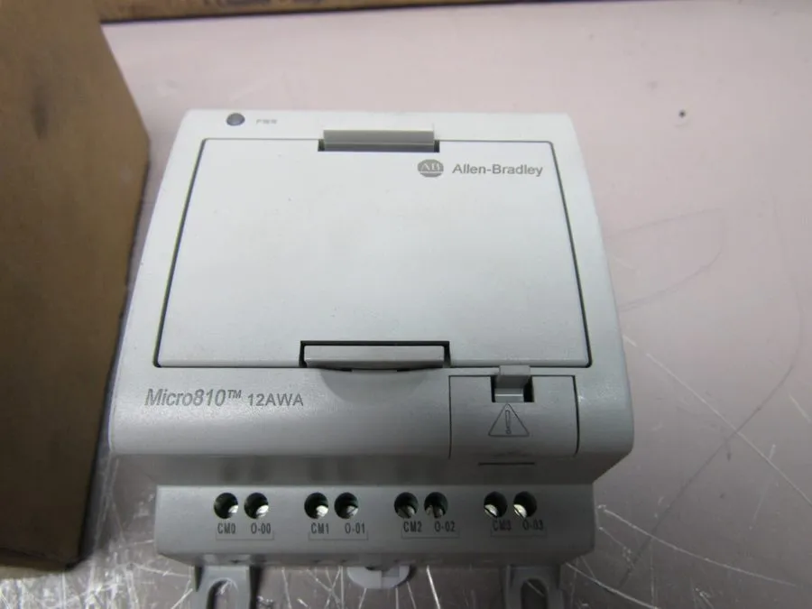 ПЛК Allen-Bradley 2080-LC10-12AWA Smart Relay Controller 100-240VAC