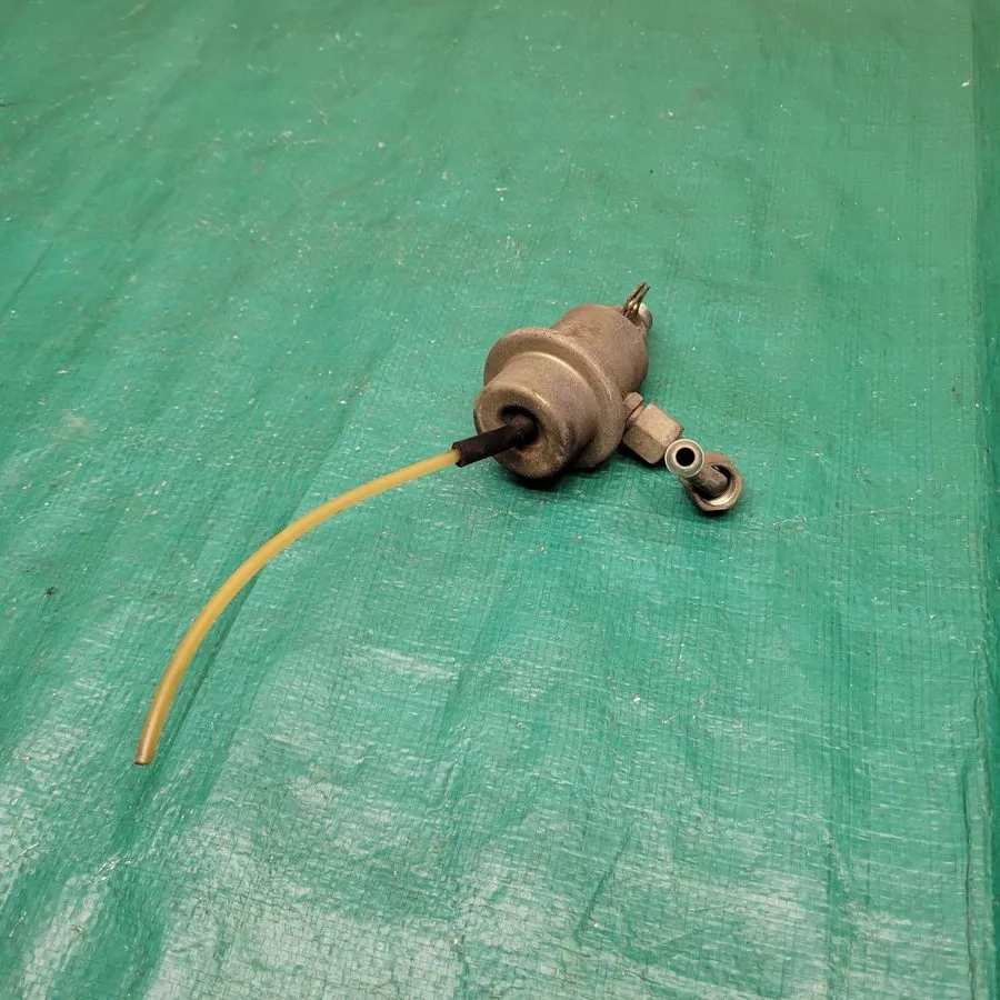 Трубопроводная арматура Mercedes Benz CIS Injection Bosch FPR Fuel Pressure Regu