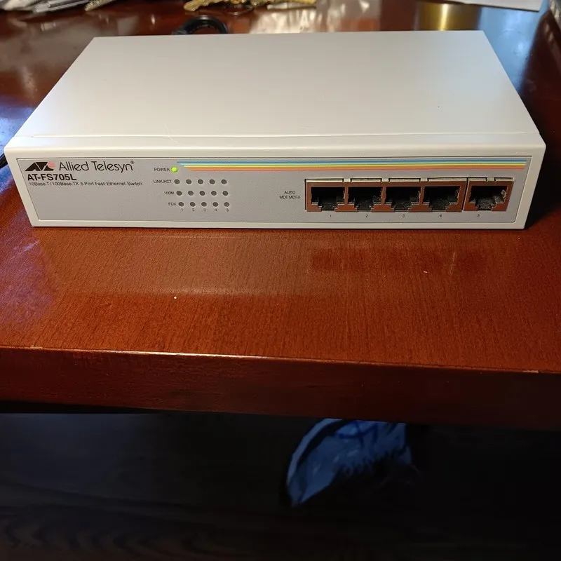Коммутатор Allied Telesis AT-FS705L Ethernet Switch 5 ports 10/100Mbps