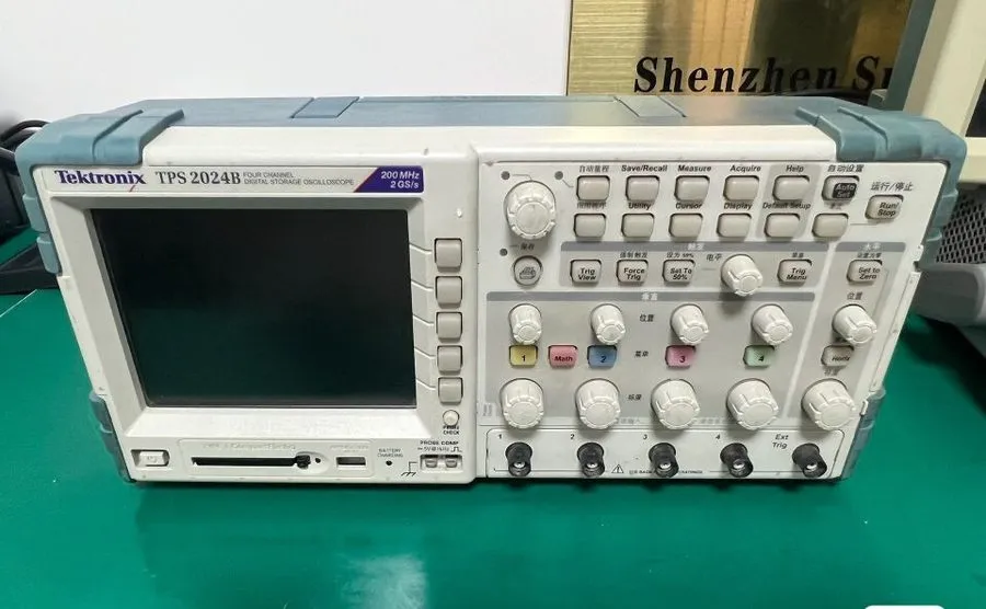 Осциллограф Tektronix TPS2024B 200MHz 2GS/s 4CH Oscilloscope Digital Storage