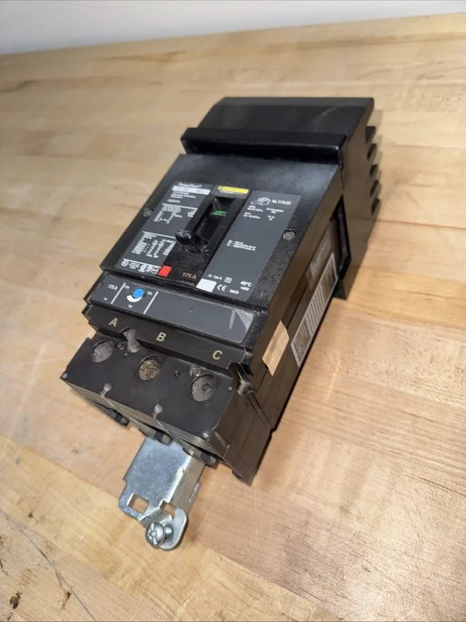 Автоматический выключатель SQUARE D JDA36175 3 POLE 175 AMP 480v CIRCUIT BREAKER