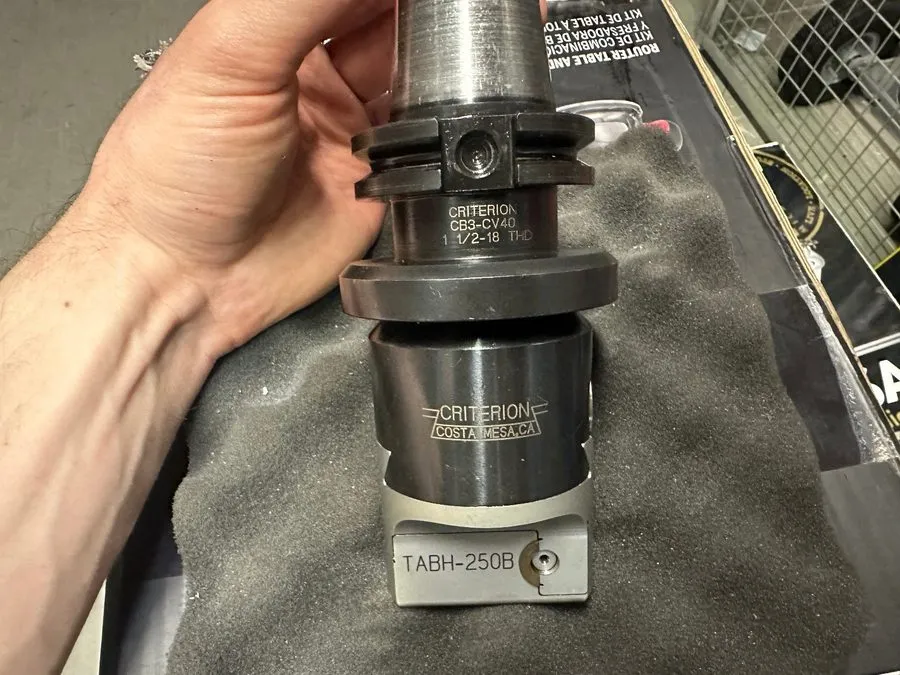 Режущий инструмент Criterion TABH-250B Tenth-Adjust Boring Head + CB3-CV40 Cat40