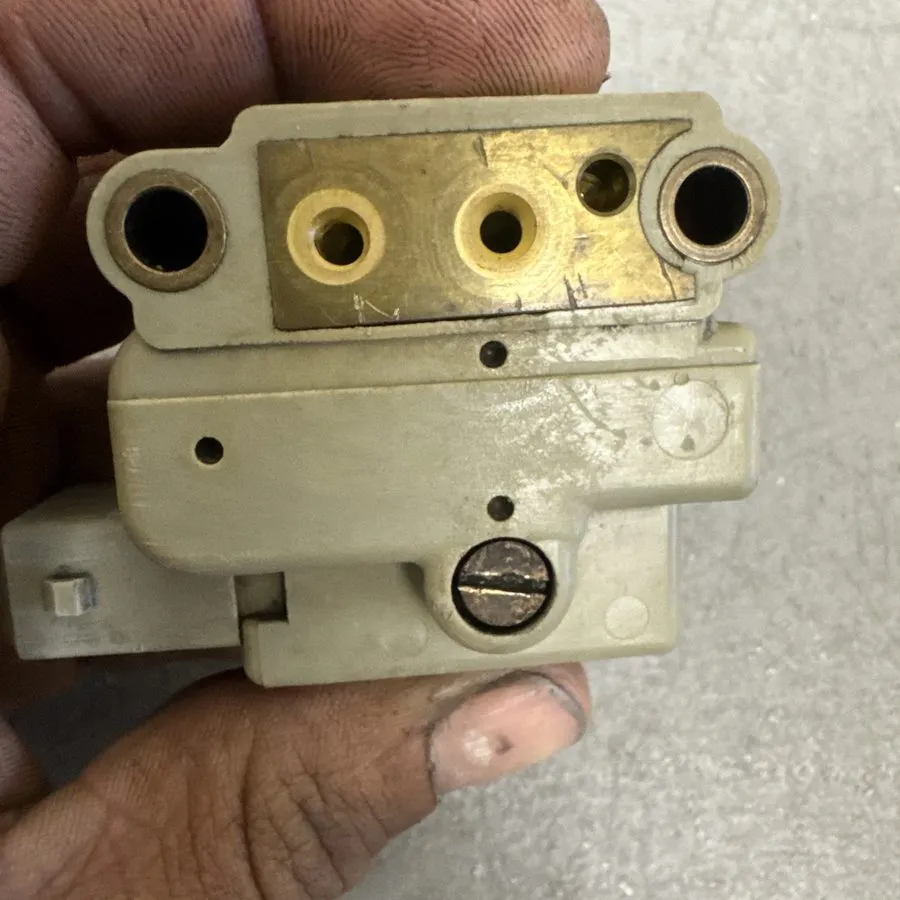 Трубопроводная арматура Differential Fuel Pressure Regulator 85-89 VW Jetta Golf — фото лота 2