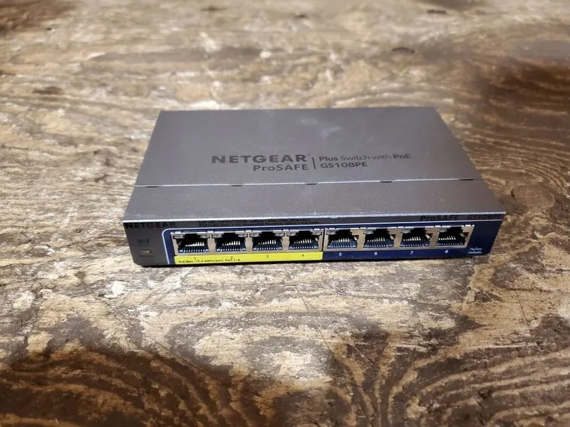 Коммутатор NETGEAR PROSAFE GS108PE V3 8-PORT GIGABIT MANAGED POE SWITCH