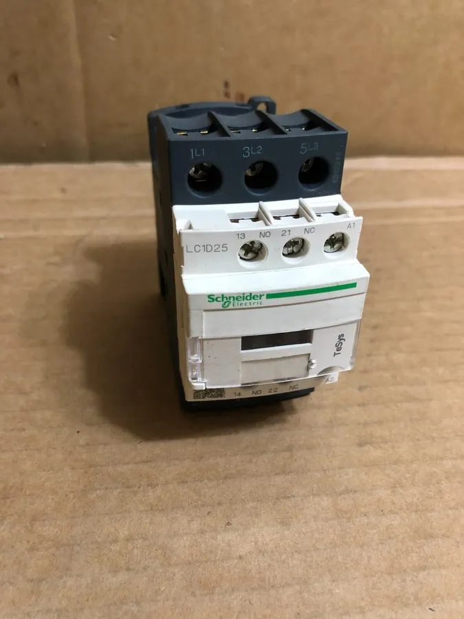 Контактор SCHNEIDER ELECTRIC LC1D25 Tesys Contactor 40A 690V 600V AC IEC/EN 6094