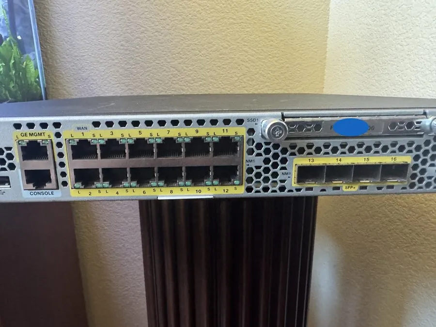 Межсетевой экран Cisco FPR-2130 16-Port FPR2K-SSD200 Firewall Security Appliance — фото лота 2