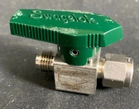 Клапан Swagelok SS-4P4T Stainless Manual Ball Valve 1/4 NPT