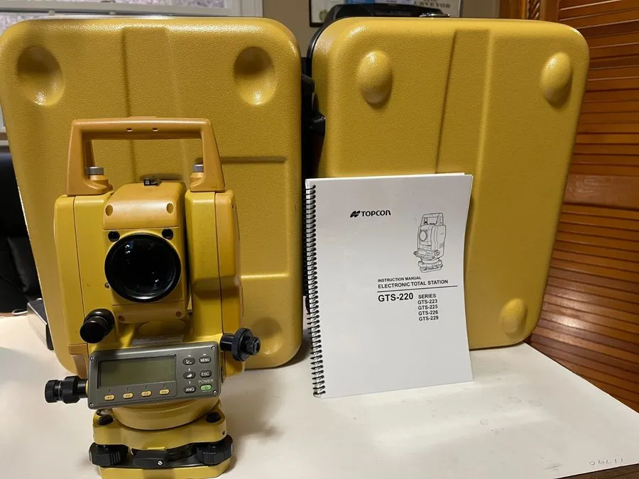 Тахеометр TOPCON GTS-225 SURVEYING TOTAL STATION
