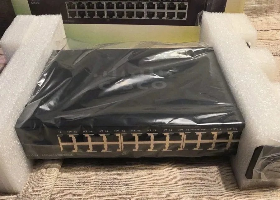 Коммутатор Cisco SF110-24 24 Port 10/100 Ethernet Switch OPEM BOX