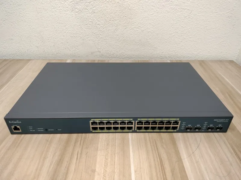 Коммутатор EnGenius 24-Port 410W Gigabit PoE+ Switch Layer 2 w/ 4 SFP EWS7928FP-