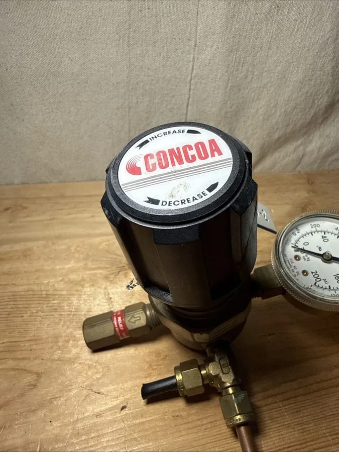Трубопроводная арматура CONCOA 405-7001-C00 Brass Gas Pressure Regulator w/ Gaug — фото лота 2