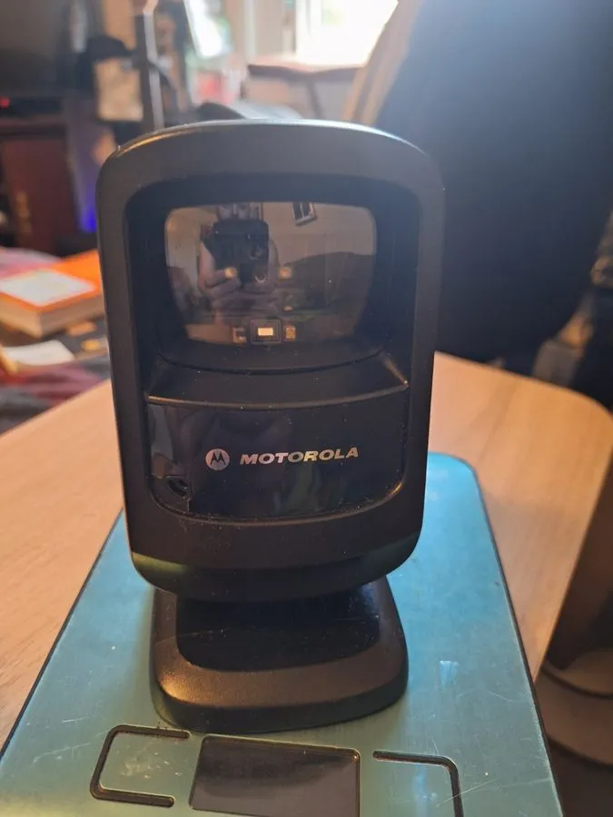 Сканер штрих-кода Symbol Motorola DS9208 Desktop POS Barcode Scanner DS9208-SR00