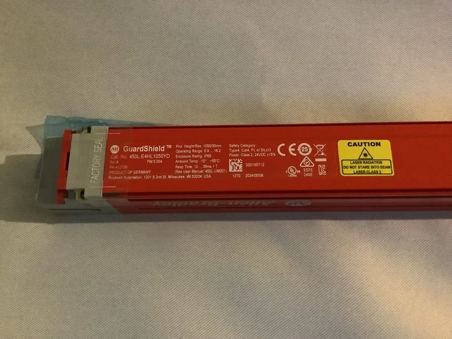 Световая завеса Allen-Bradley 450L-E4HL1050YD GuardShield Safety Light Curtain T