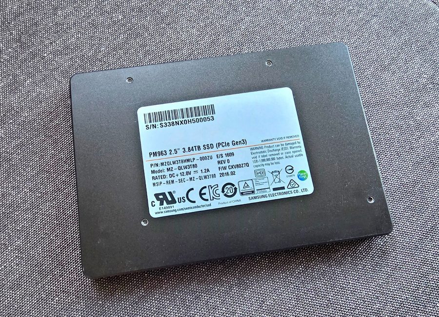 SSD-накопитель Samsung PM963 Series 3.84TB PCIe NVMe U.2 2.5" SSD MZ-QLW3T80