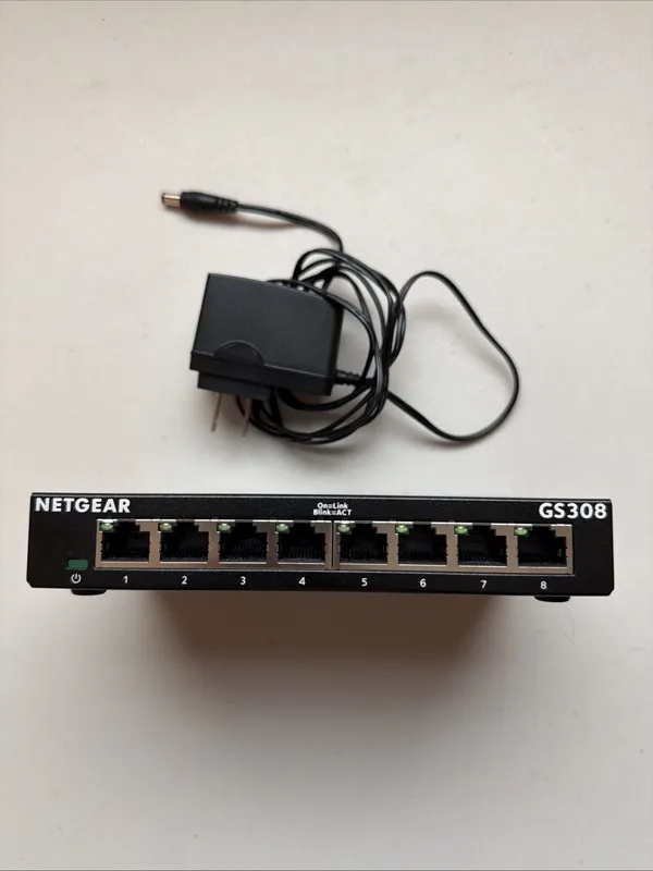 Коммутатор NETGEAR GS108EV3