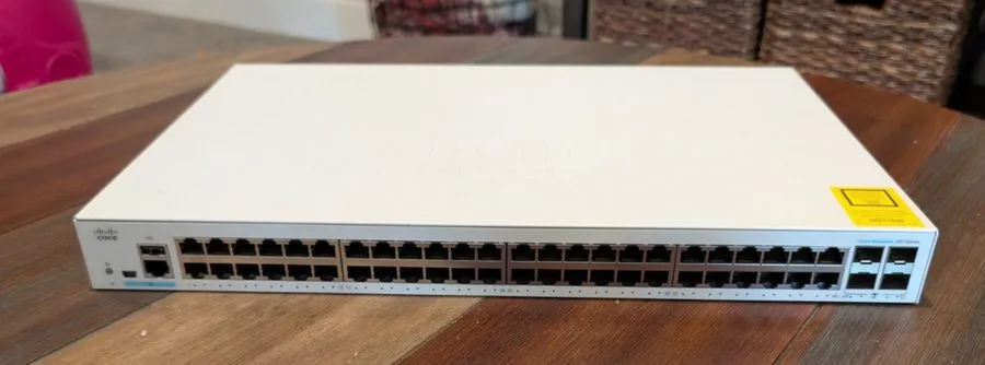 Коммутатор Cisco CBS350-48T-4G 48-Port Gigabit Ethernet Managed Switch