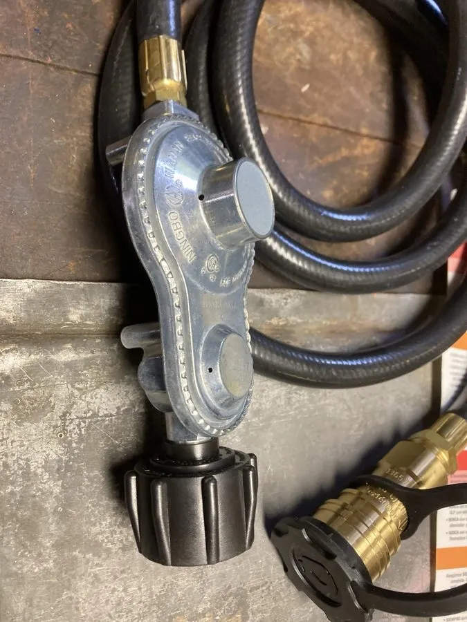 Трубопроводная арматура Ningbo Wanan RT-812-IQ5/8 2 Stage LP Gas Regulator And H — фото лота 1