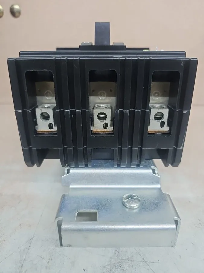 Автоматический выключатель Square D FA34030 Circuit Breaker 30A 3 Pole 480V 3P 3