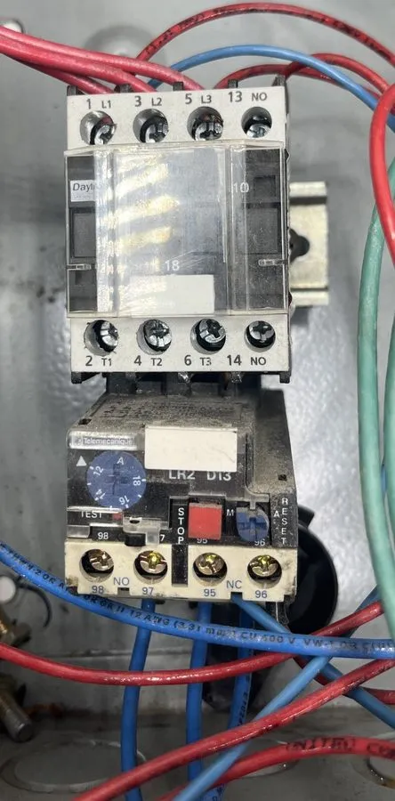 Монтажный шкаф Dayton IEC Contactor 6EAV7, Hoffman Enclosure AHE10X10X6 Type 1