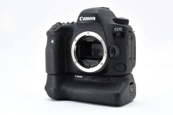 Объектив Canon EOS 6D Mark II + Canon EF 85mm f/1.4L IS USM Lens + BG-E21 Batter