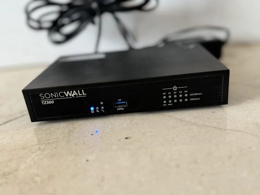 Межсетевой экран Dell SonicWALL TZ300 Network Security Appliance Firewall Router