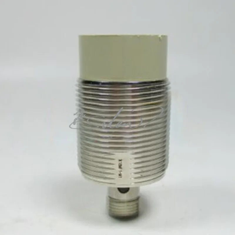 Датчик приближения E2E-X18MF1-M1