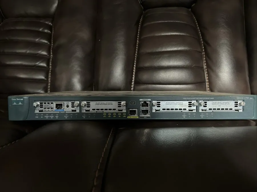 Маршрутизатор Cisco 1760 1-Port 10/100 Wired Router (CISCO1760)