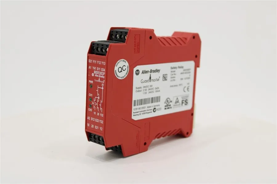Реле безопасности Allen-Bradley 440R-M23204 MSR38DP Safety Relay Series A 24VDC  — фото лота 1