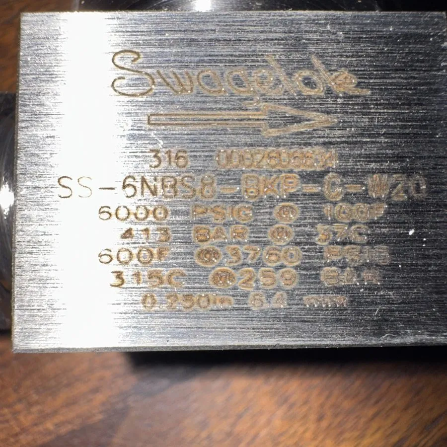 Клапан Swagelok SS-6NBS8 Valve 1/2 Tube Fittings