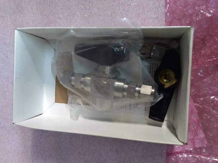 Клапан Hanbay MDM-060DT Valve Actuator w/ Swagelok SS-44XS6 3-Way 12-24VDC