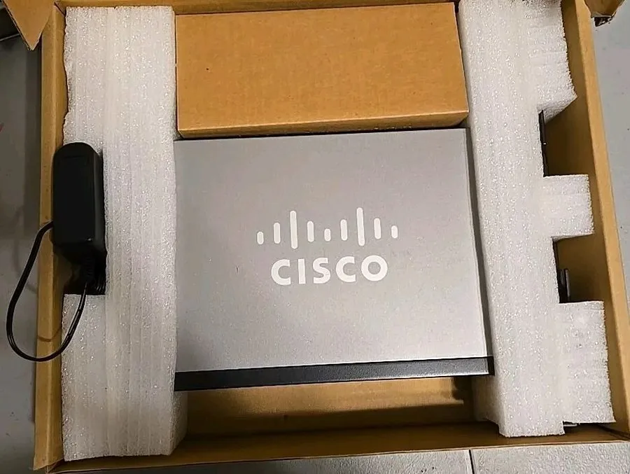Коммутатор Cisco SF302-08 8-Port 10/100 Managed Network Switch