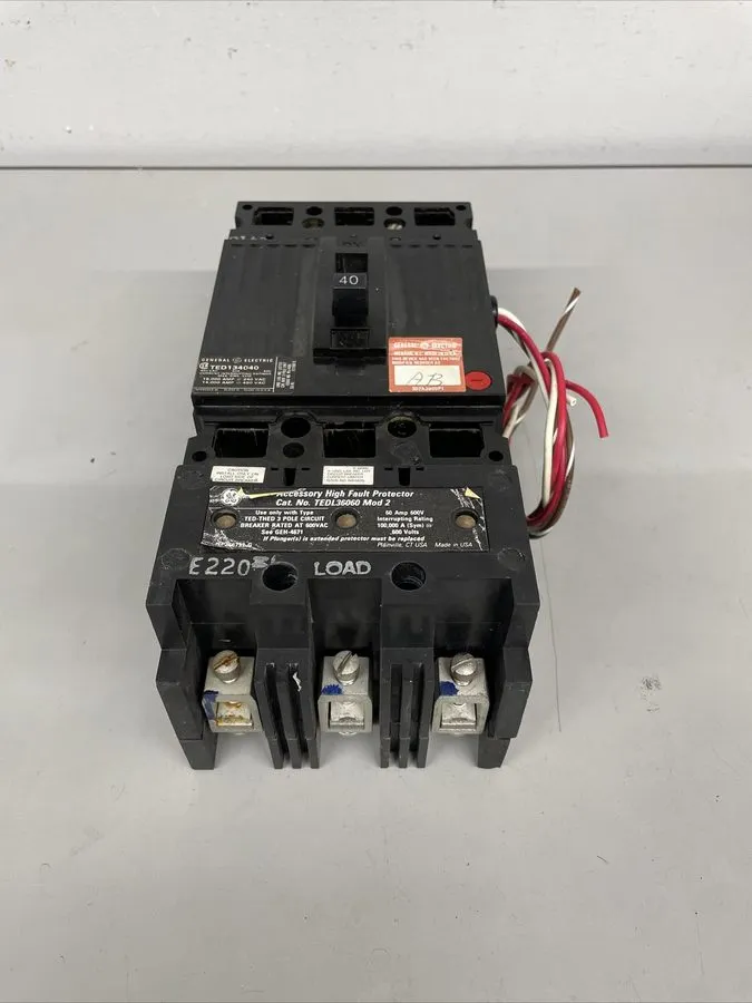 Автоматический выключатель GE Enclosed Circuit Breaker TED134040 40A 480V 3P 3R 
