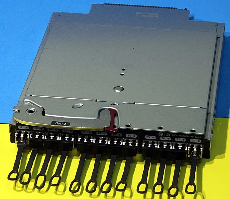 Коммутатор C8S45A HP Brocade 16Gb/16 SAN Switch