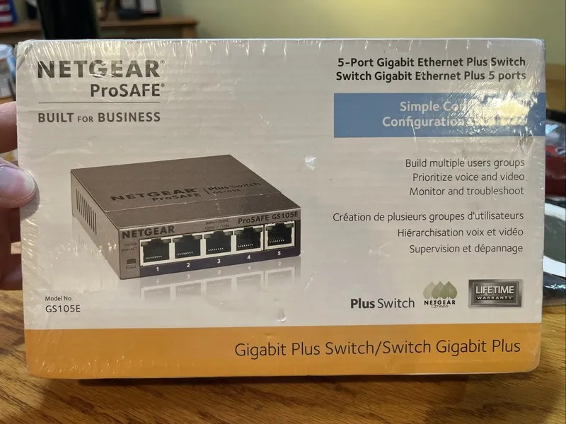 Коммутатор NETGEAR GS105E 5-Port Gigabit Smart Managed Plus Ethernet Switch