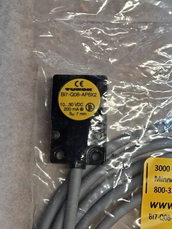 Датчик приближения Turck BI7-Q08-AP6X2-2-RS4T Proximity Inductive Sensor — фото лота 2