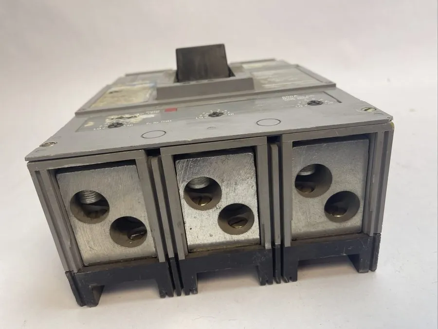 Автоматический выключатель Siemens Sentron LXD63B600 Main Breaker 600A 3-Pole 60
