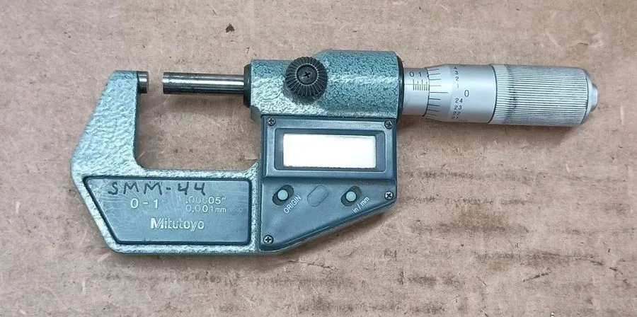 Микрометр 15584 Mitutoyo 293-761-30 digital micrometer 0-1" 0.001MM .00005"