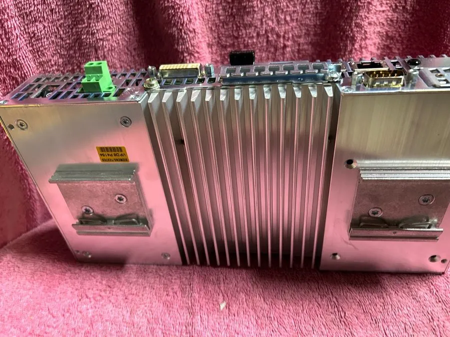 Промышленный компьютер Siemens Simatic MicroBox PC, IPC427C, model: 6ES7647-7Ba2 — фото лота 2