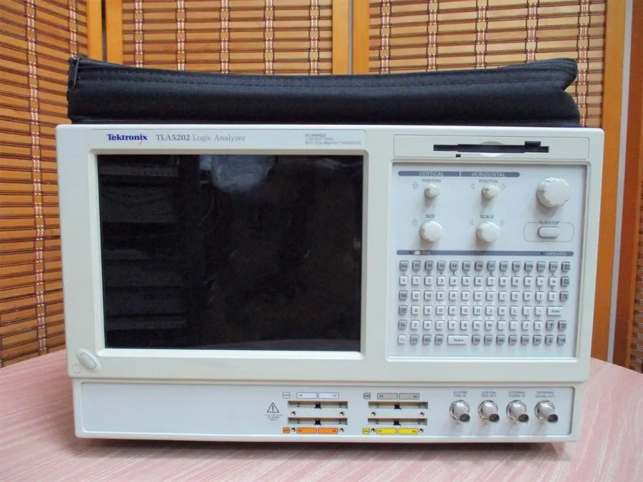 Логический анализатор Tektronix TLA5202 Logic Analyzer 68 ch 2GHz w/ 4 P6418 pro