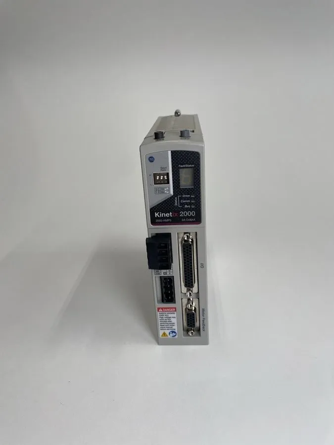 Сервопривод Allen Bradley 2093-AMP5 /A Kinetix 2000 230VAC 0.9kW 3A Servo Drive — фото лота 1