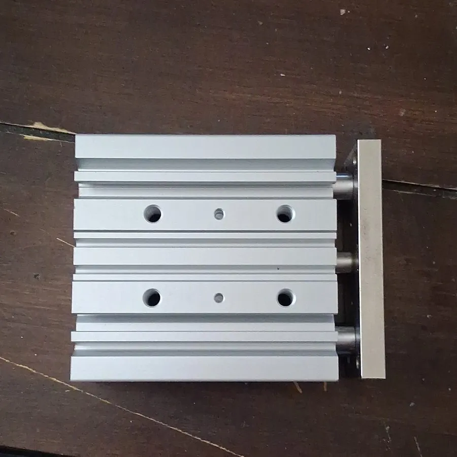 Пневмоцилиндр Festo ADN-32-80-A-P-A Compact Double-Acting Cylinder 32mm 80mm 10  — фото лота 1