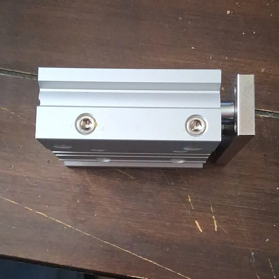 Пневмоцилиндр Festo ADN-32-80-A-P-A Compact Double-Acting Cylinder 32mm 80mm 10  — фото лота 2