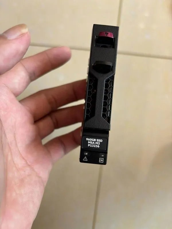 SSD-накопитель HPE MSA 960GB R0Q46A P13236-001 2.5" SAS 12Gbps M2 SSD Storage Ha