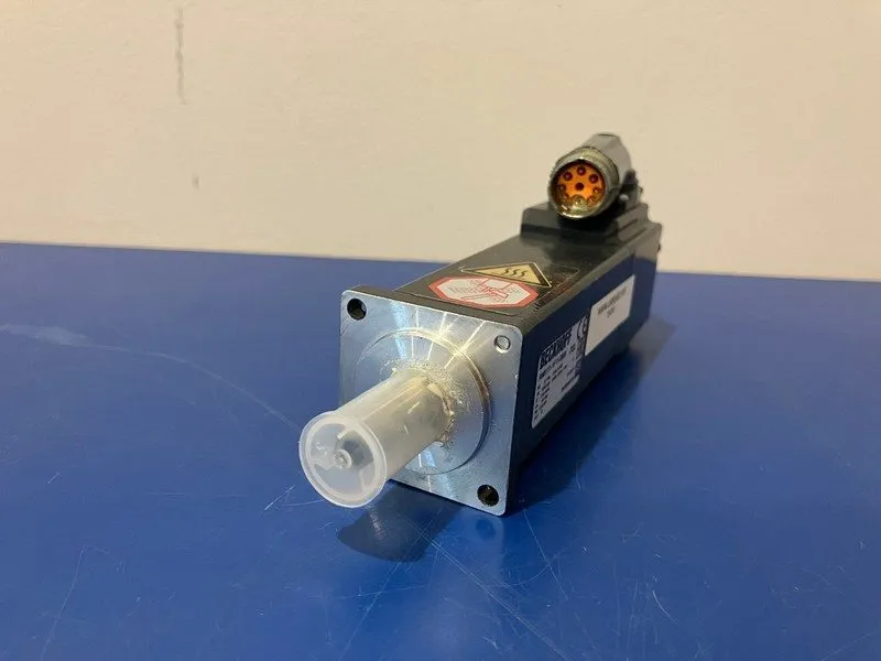 Серводвигатель Beckhoff AM8111-1F11-0000 Servo Motor 48V DC MO=0.2NM