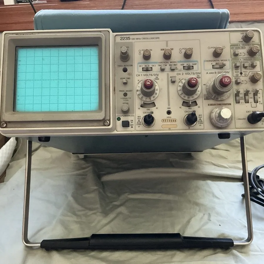 Осциллограф Tektronix 2235 2 Channel 100 MHz Oscilloscope