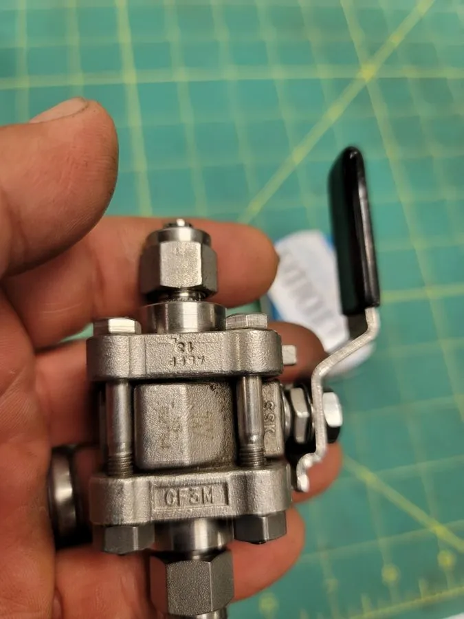 Клапан Swagelok SS-62TS4 Stainless Steel 3-Piece 60 Series Ball Valve FNSP — фото лота 1