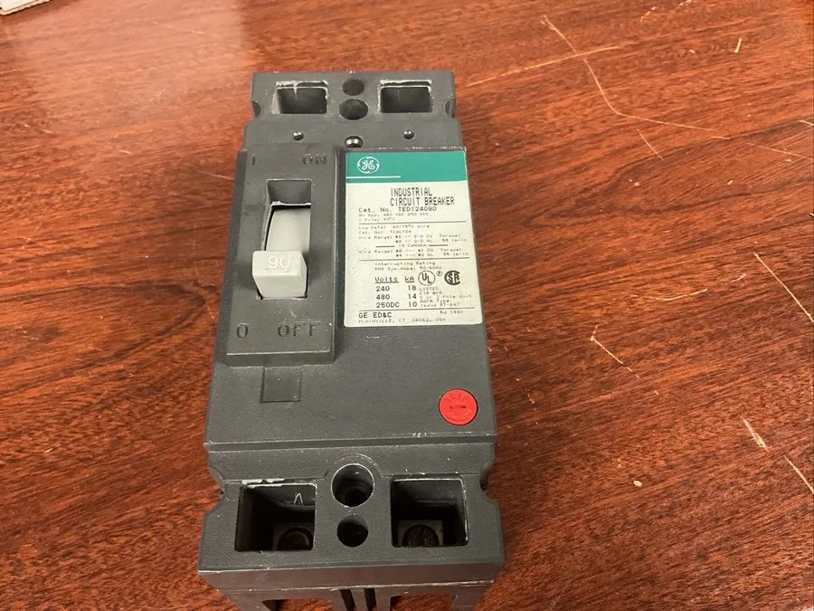 Автоматический выключатель GE TED124090 Circuit Breaker 90A 480V 2P Type TED