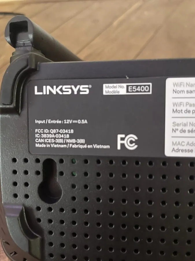 Маршрутизатор Linksys AC1200 Dual-Band WiFi 5 Router Model E5600