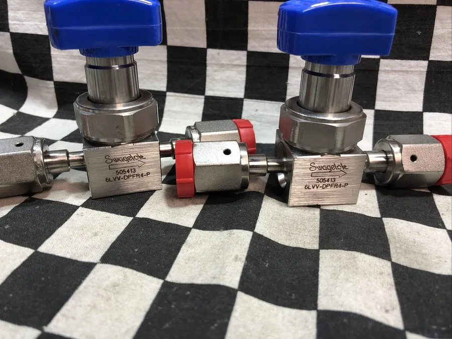 Клапан Swagelok 6LVV-DPFR4-P Diaphragm Valve 1/4" FVCR Stainless Steel